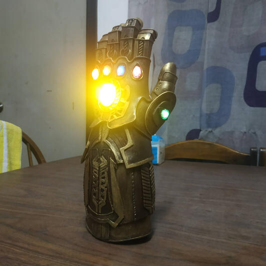 Infinity Gauntlet Prop